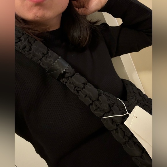 COS Oversized quilted crossbody - preowned - Picture 2 of 8